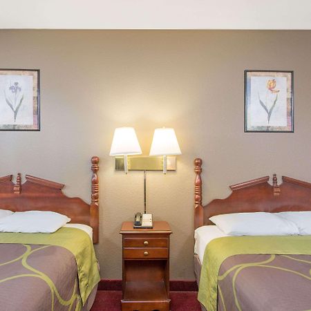 Knights Inn Glade Spring Екстериор снимка